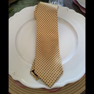 Joseph Banks Men’s necktie stain resistant yellow black little circles.